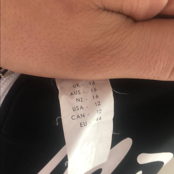 One piece bathing suit - Picture 2 of 3